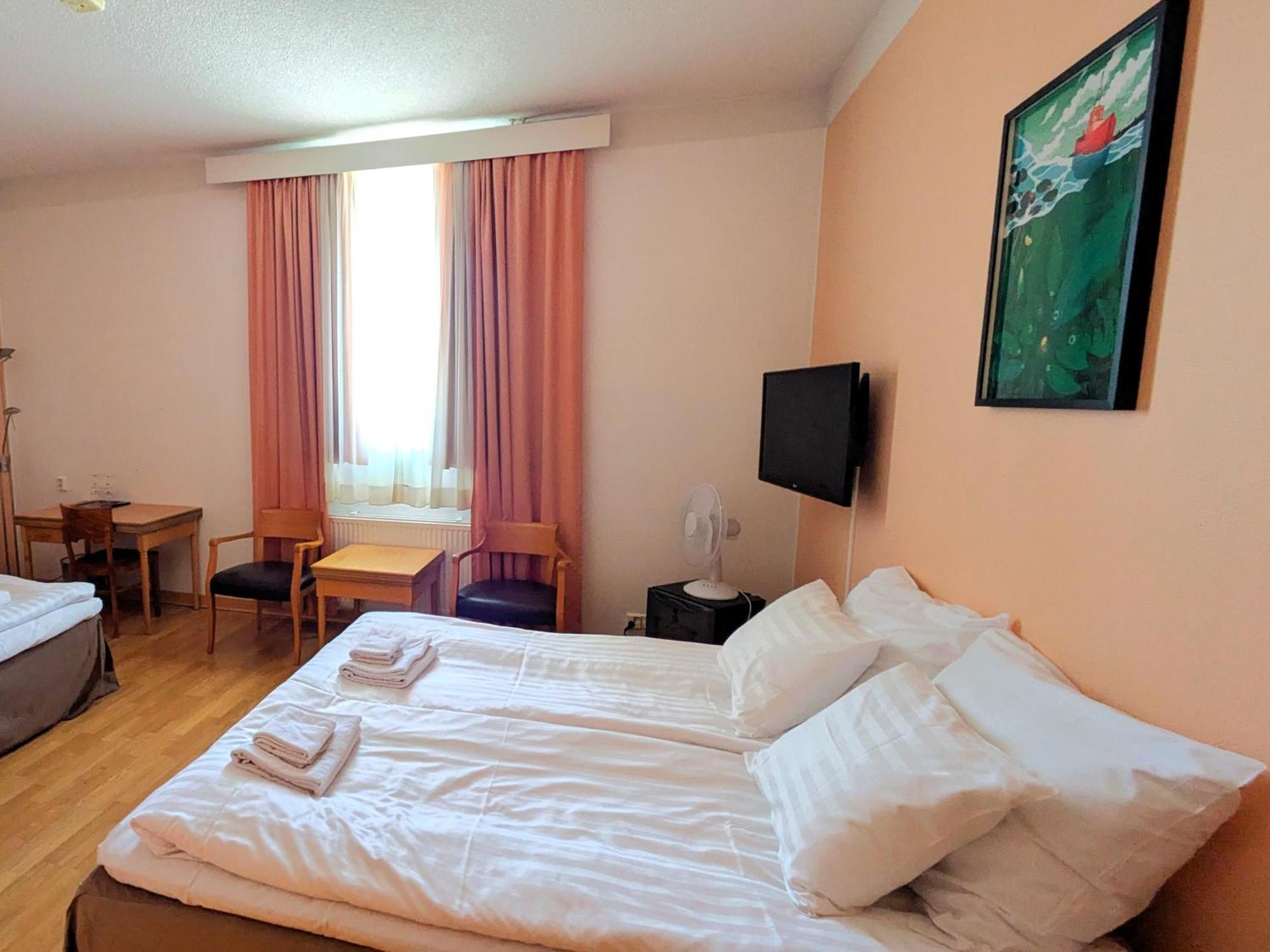 Hiisi Hotel Turku Seaport Экстерьер фото