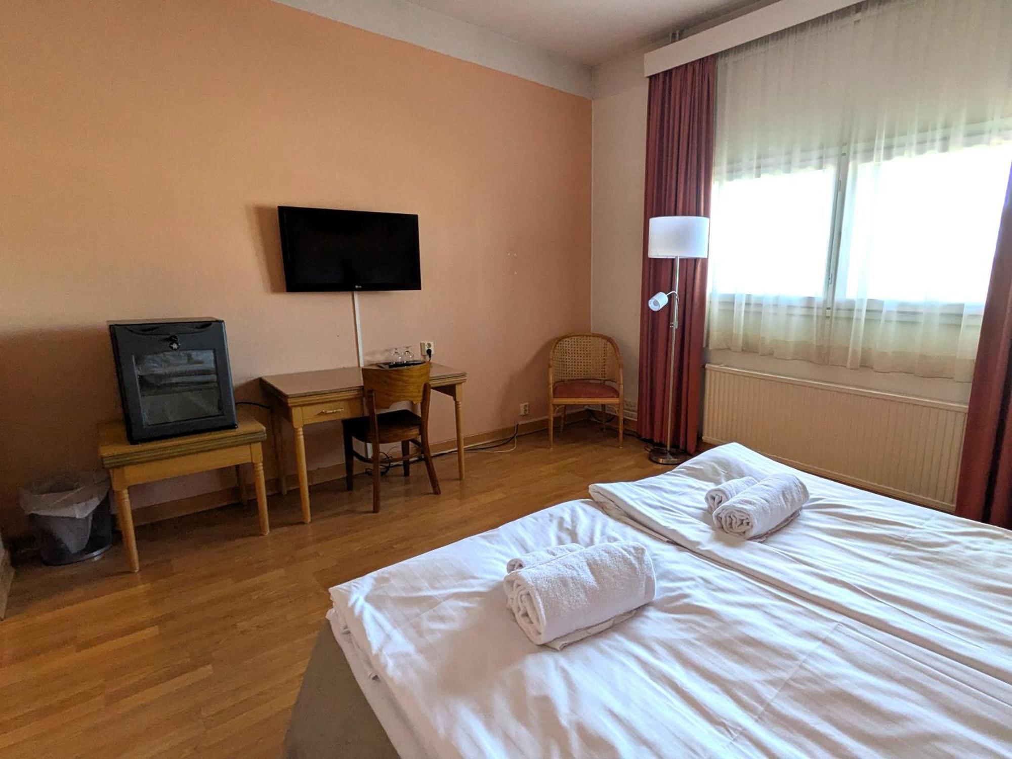 Hiisi Hotel Turku Seaport Экстерьер фото